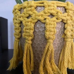 Boho pot with macrame decor